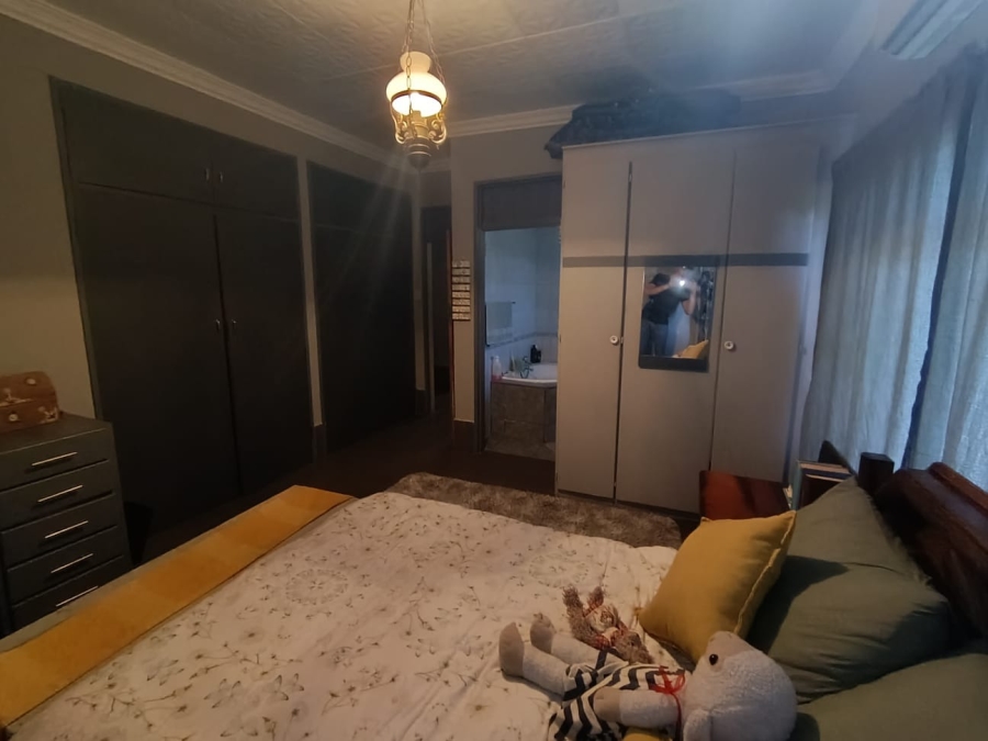5 Bedroom Property for Sale in Mooinooi North West